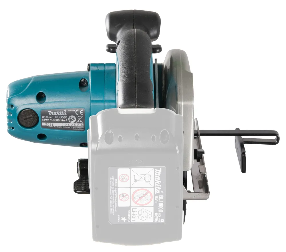 Pildil on Makita akuketassaag DSS501Z, mis on ilma aku ja laadijata, näidates seadme detaile.