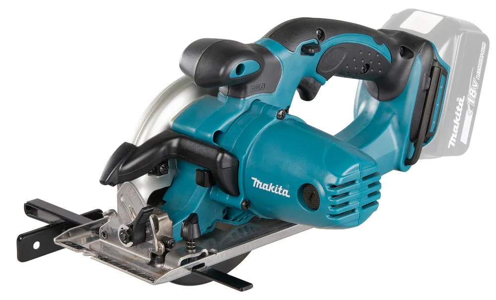 Pildil on Makita akuketassaag DSS501Z, ilma aku ja laadijata, nähtavana on saag, selle käepidemed ja tera.