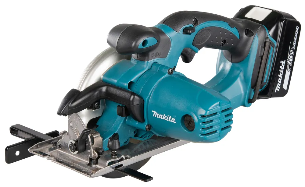 Pildil on Makita akuketassaag DSS501Z, mis on ilma aku ja laadijata, näidates tööriista korpust koos saekettaga ja...