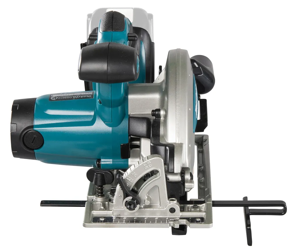 Pildil on Makita akuketassaag DSS610Z, mida on näha külje pealt.