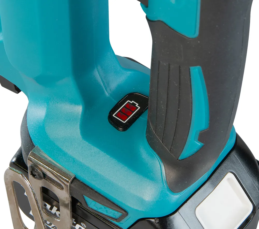 Pildil on detail Makita akuklambrilööjast DST112Z, kus on näha aku laetuse indikaatorit.