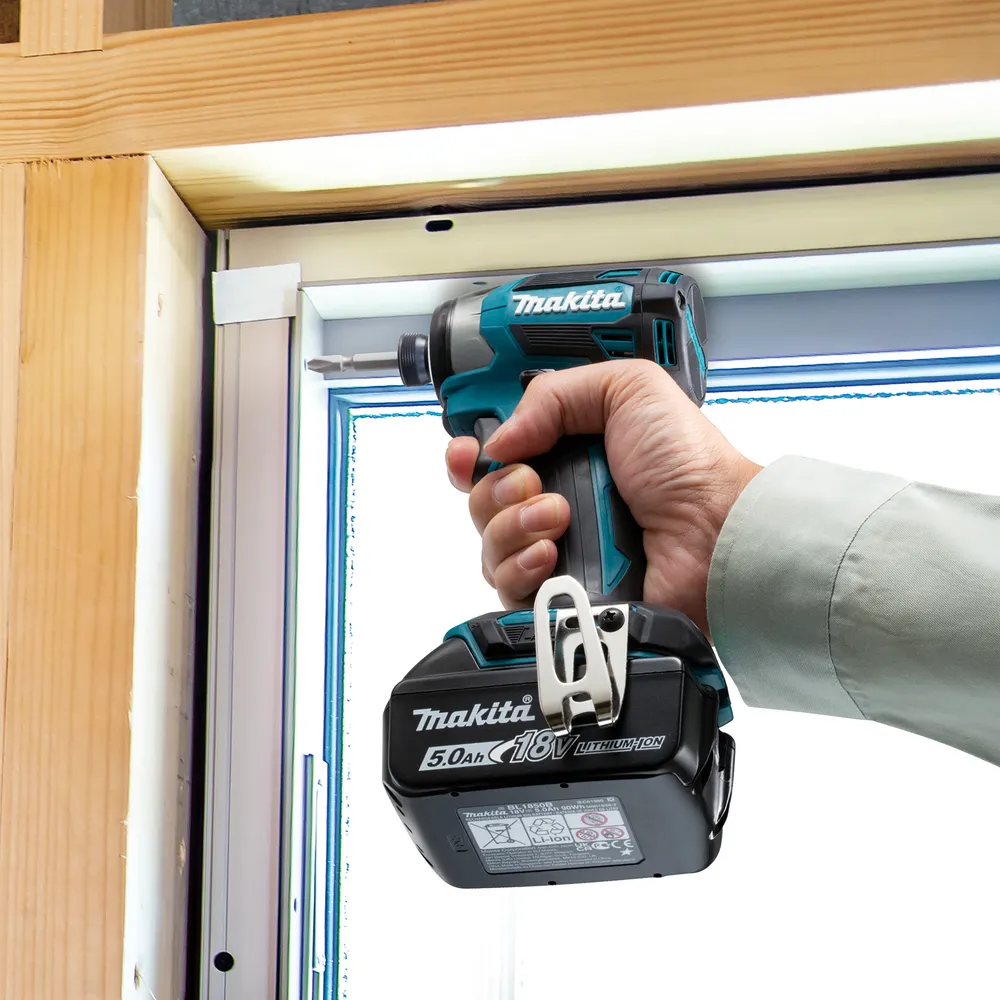 Аккумуляторный ударный гайковерт Makita DTD173RGJ