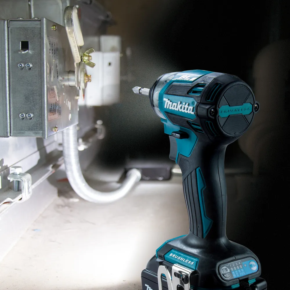Аккумуляторный ударный гайковерт Makita DTD173RGJ