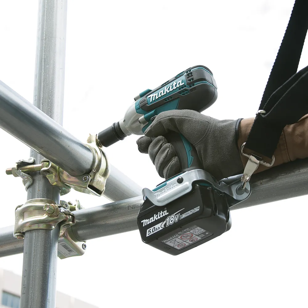 Аккумуляторный ударный гайковерт Makita DTW190Z, без аккумулятора и зарядного устройства
