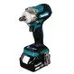 Pildil on Makita DTW300T akulöökmutrikeeraja, mis on nähtav koos aku ja tööriista peaga.