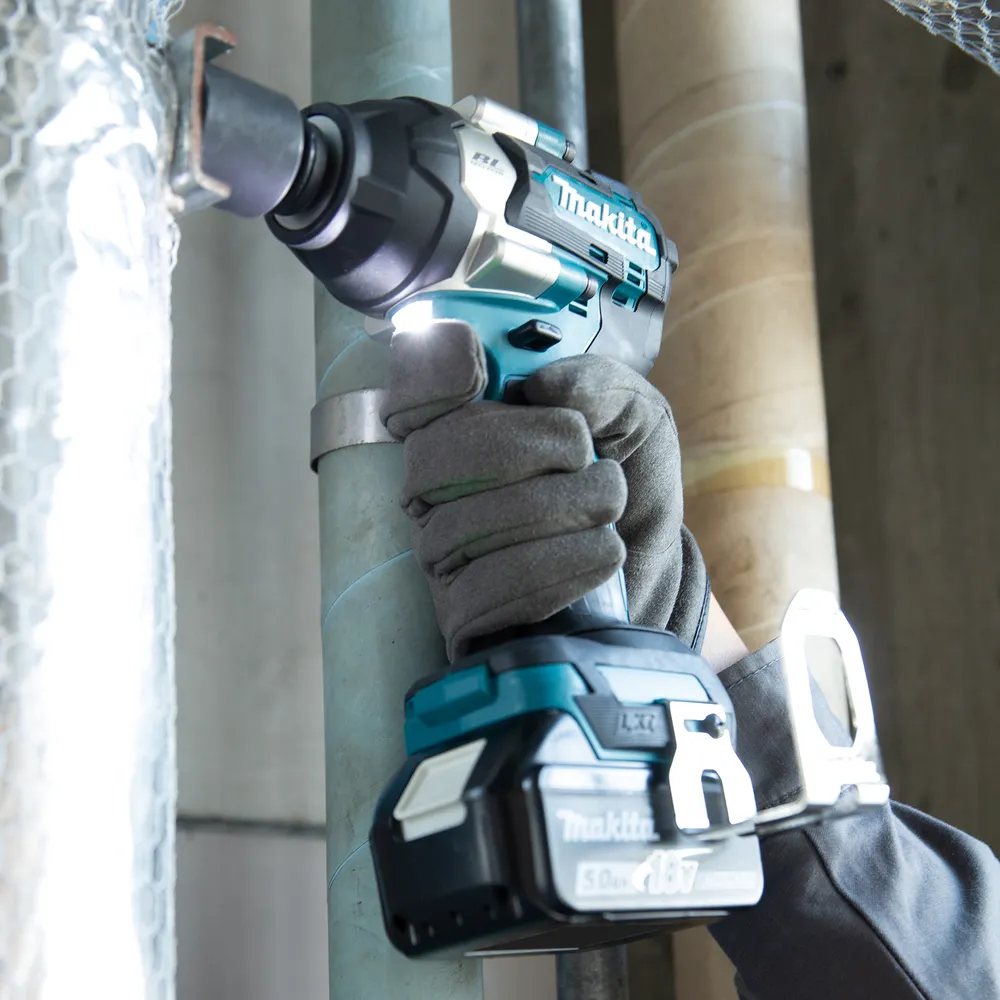 Makita akumuliatorinis smūginis veržliasukis DTW700RTJ