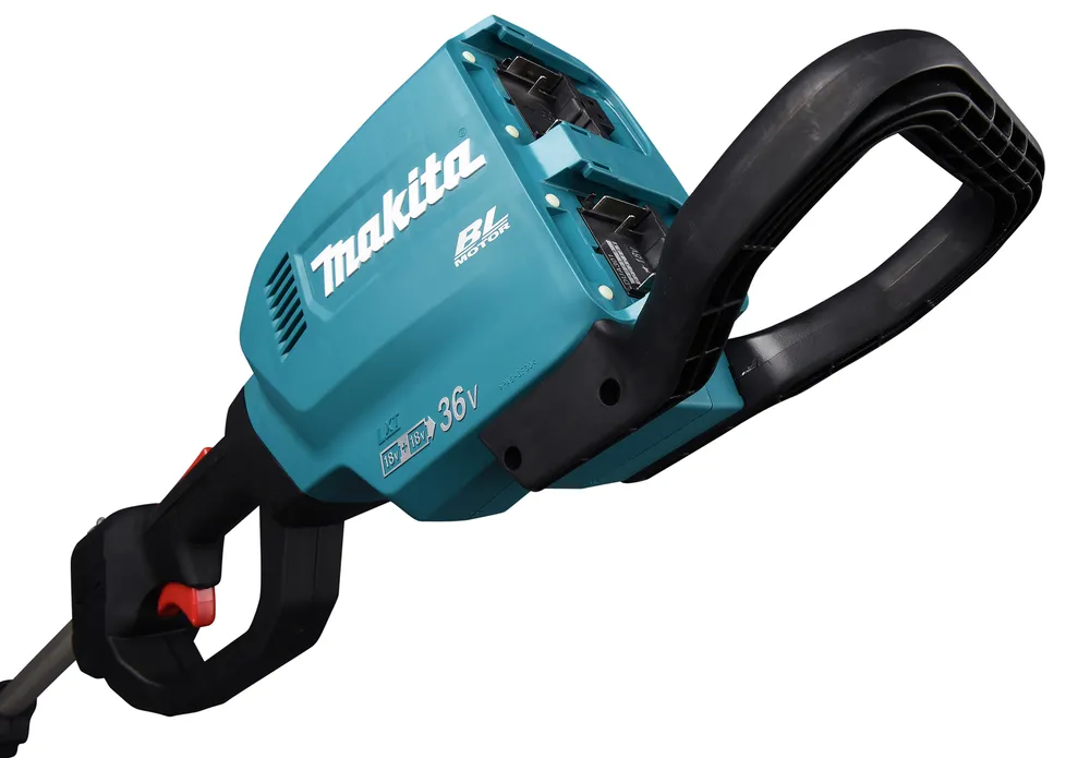 Pildil on Makita akutoitel teleskoop-oksasaag DUA301Z, ilma aku ja laadijata, nähtavad on seadme korpus, käepidemed ja...