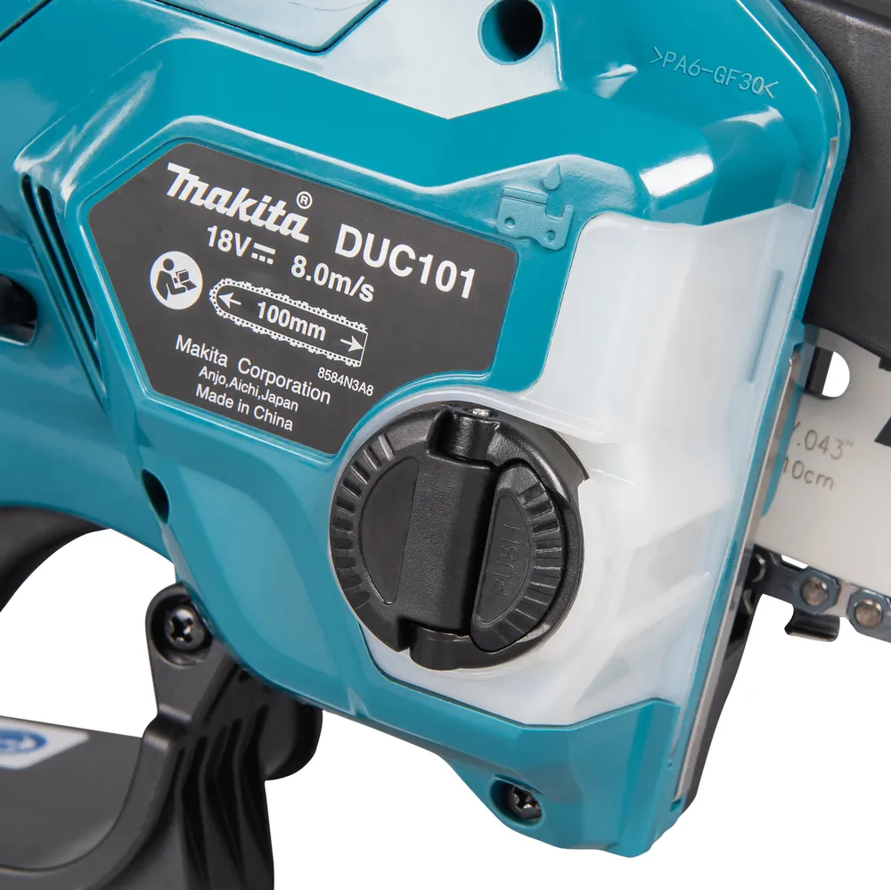 Pildil on kujutatud Makita akuoksasaag DUC101SF, millel on näha terasid ja ketil olev Makita logo.