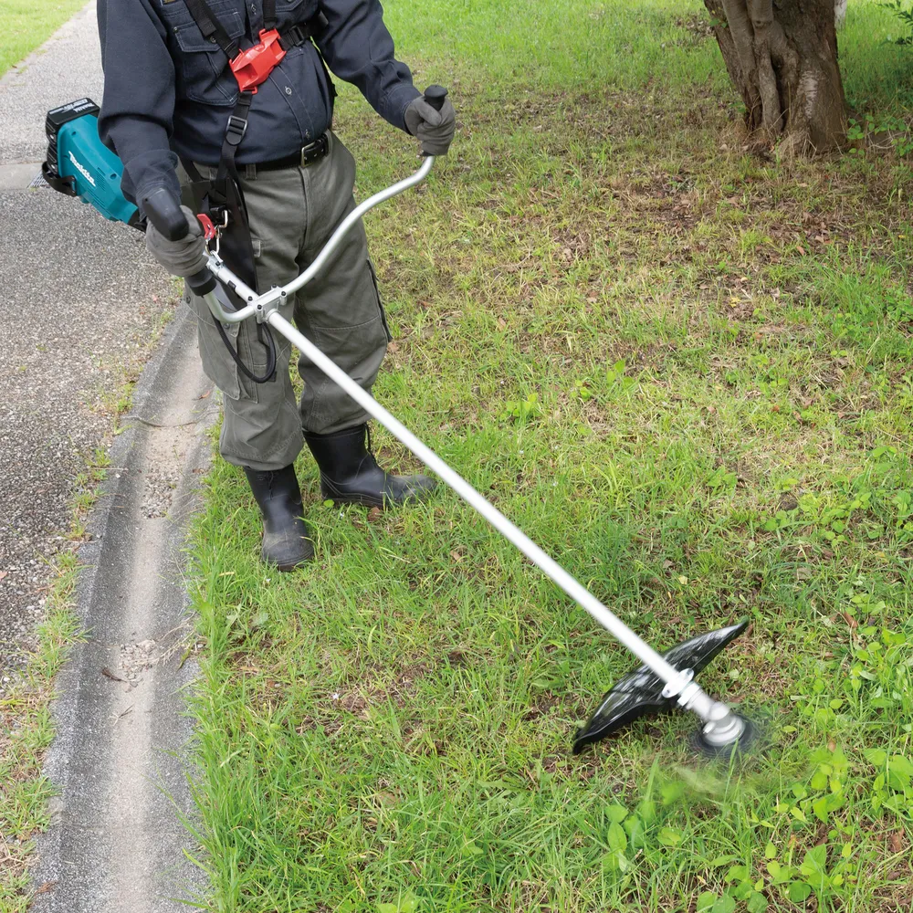 Makita cordless brush cutter and grass trimmer DUR369AGX1
