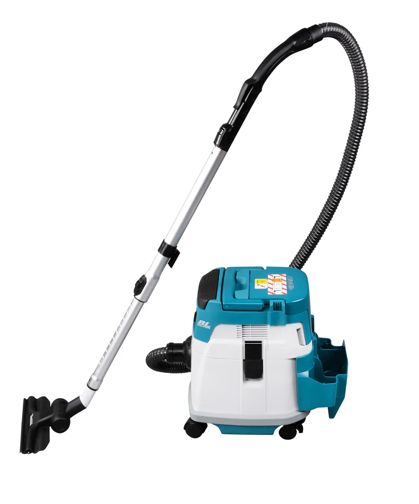 Pildil on näha Makita akutolmuimeja DVC156LZX1 koos vooliku ja teleskoopvarrega.