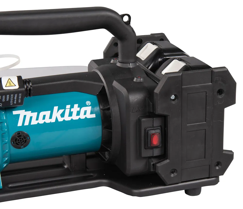 Pildil on näha Makita akutoitel vaakumpump DVP181ZK, millel on must käepide ja türkiissinine mootoriosa.