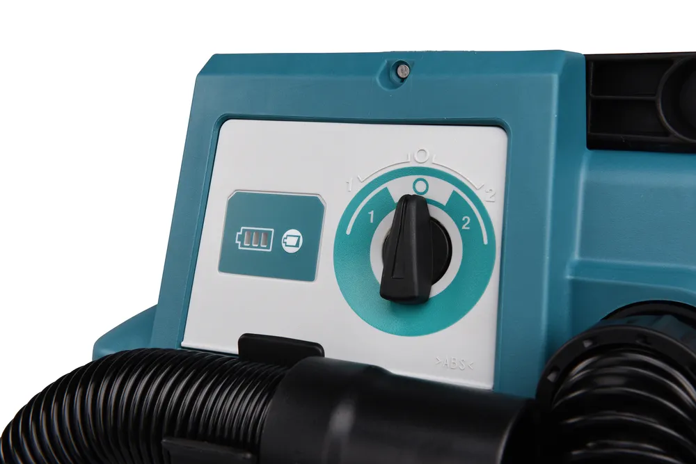 Pildil on Makita akuga vee- ja tolmuimeja DVC750LZ, millel on näha aku laetusastme näidik ja kiiruse regulaator.