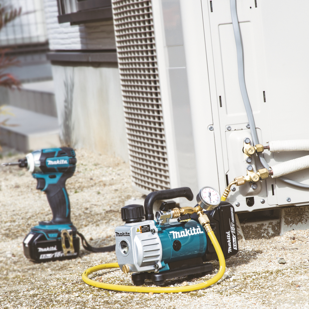 Аккумуляторный вакуумный насос Makita DVP180Z, без аккумулятора и зарядного устройства