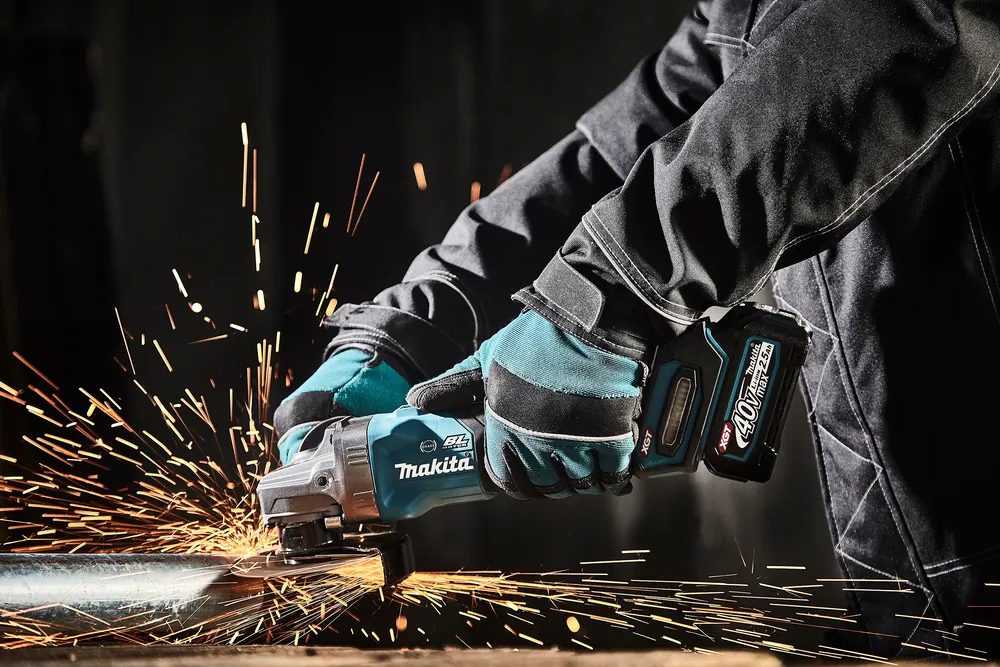 Makita cordless angle grinder GA005GM201
