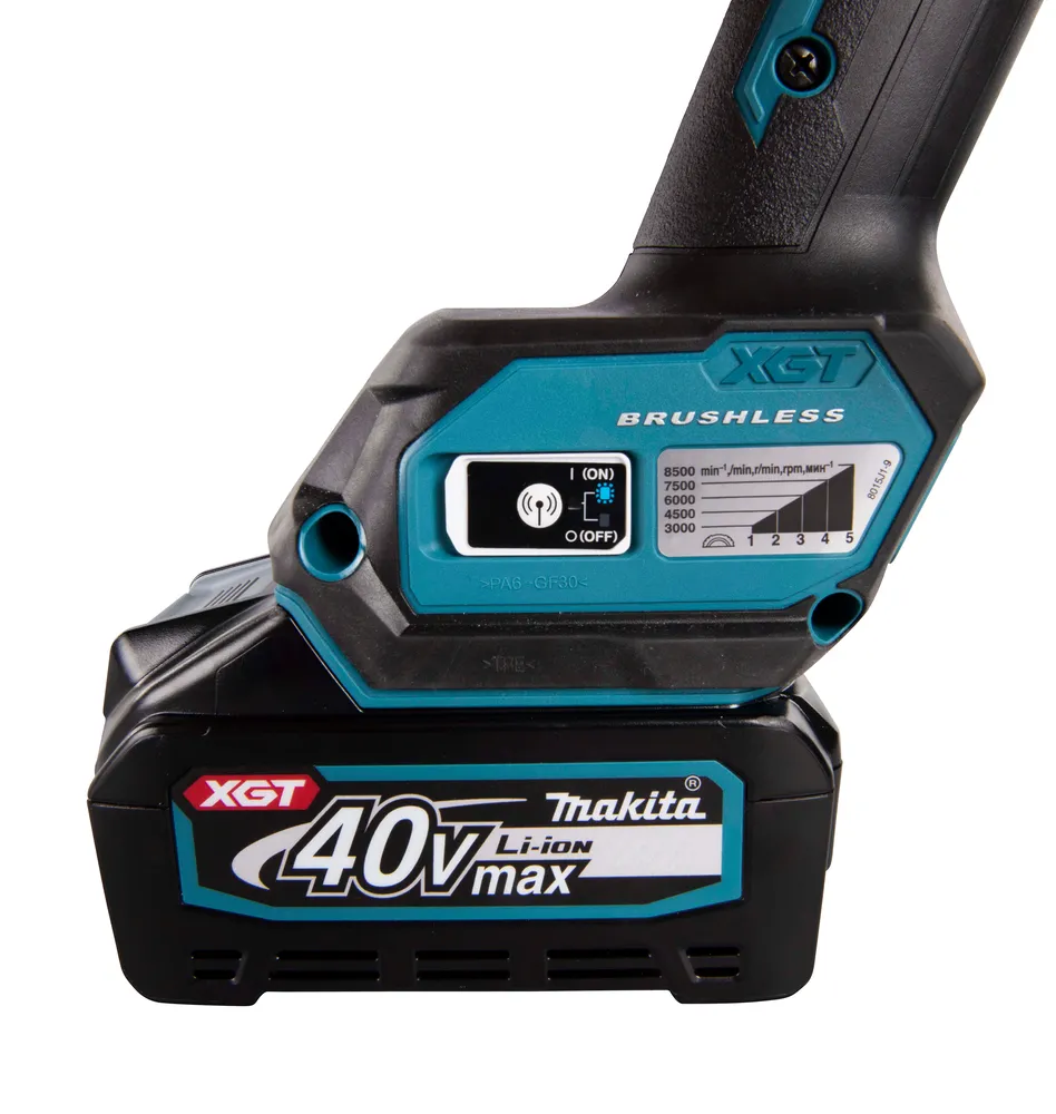 Pildil on näha Makita XGT 40V max Li-ion akutööriista osa, mis sisaldab akut ja kontrollerit.