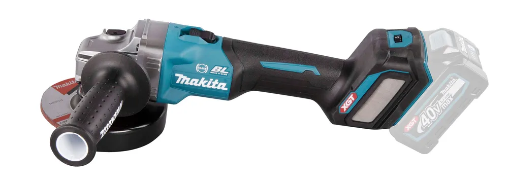 Pildil on Makita akunurklihvija GA023GZ koos ketta ja akuga, kuid ilma laadijata.
