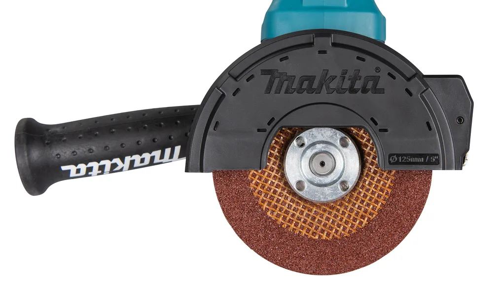 Pildil on Makita nurklihvija koos abrasiivkettaga.
