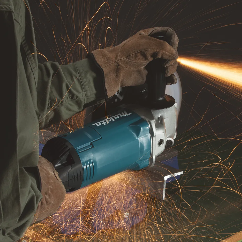 Makita kampinis šlifuoklis GA9060RFX2