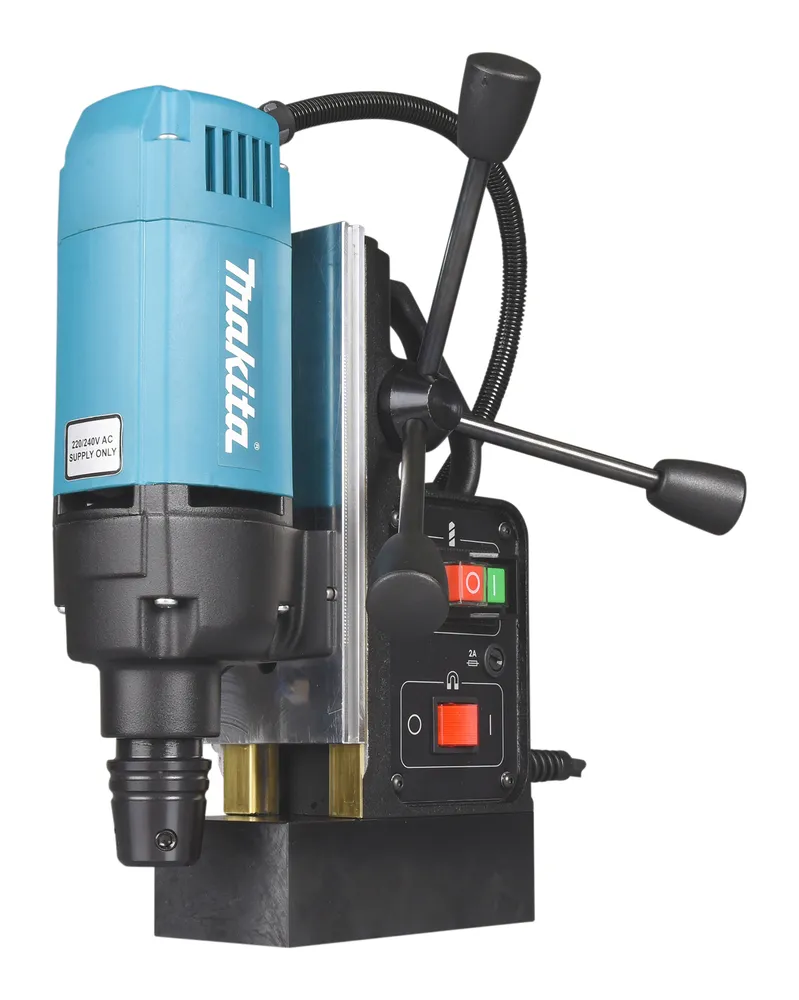 Pildil on Makita magnetpuurpink HB350, mis on kujutatud valgel taustal, näidates seadme detaile nagu mootorit...