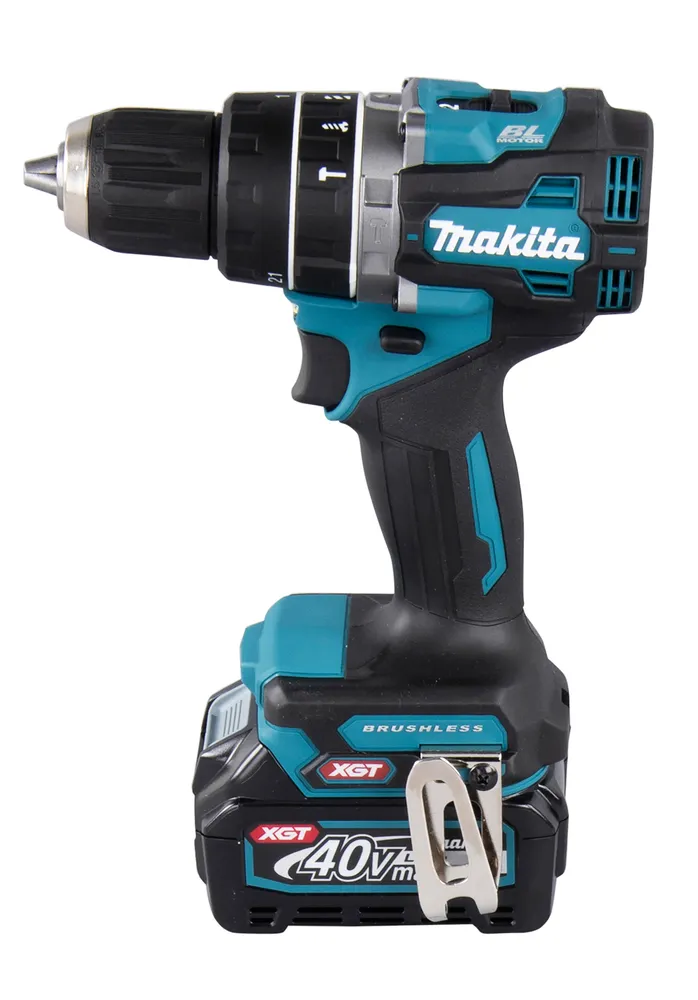 Pildil on näha uus Makita akulööktrell HP002GD201 koos akuga.