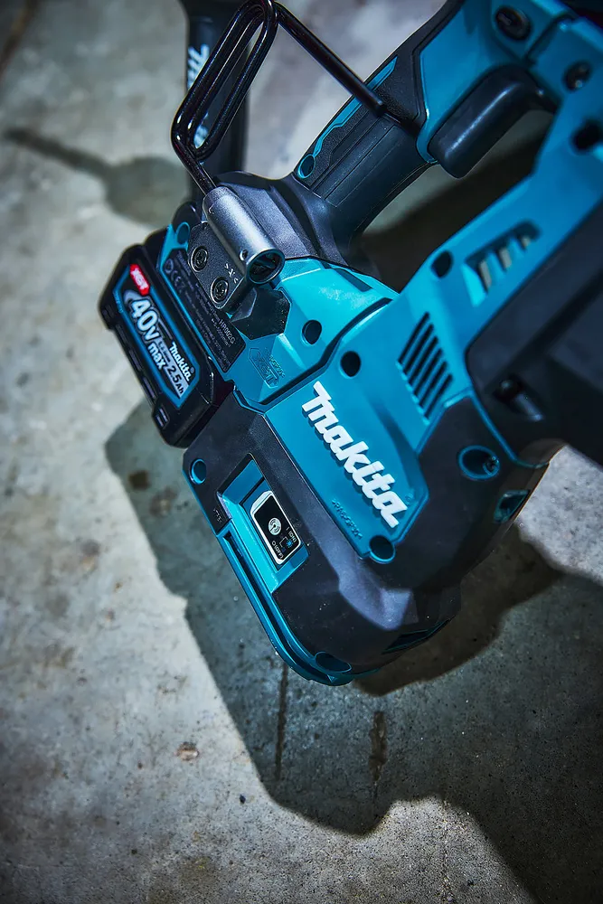 Makita cordless hammer drill HR002GM202