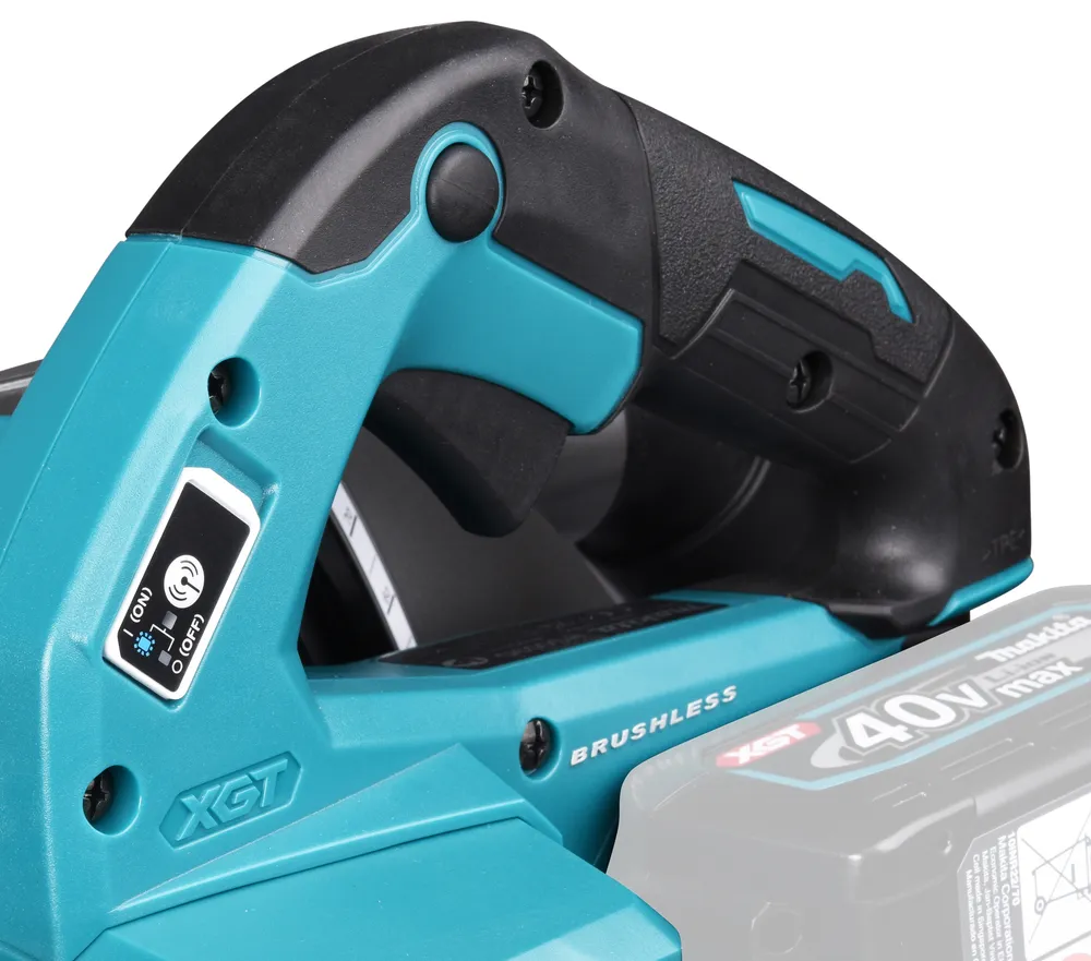 Pildil on detailid Makita akuketassaagist HS009GZ, kus näha on korpus, käepide ja tolmueemaldusotsak.
