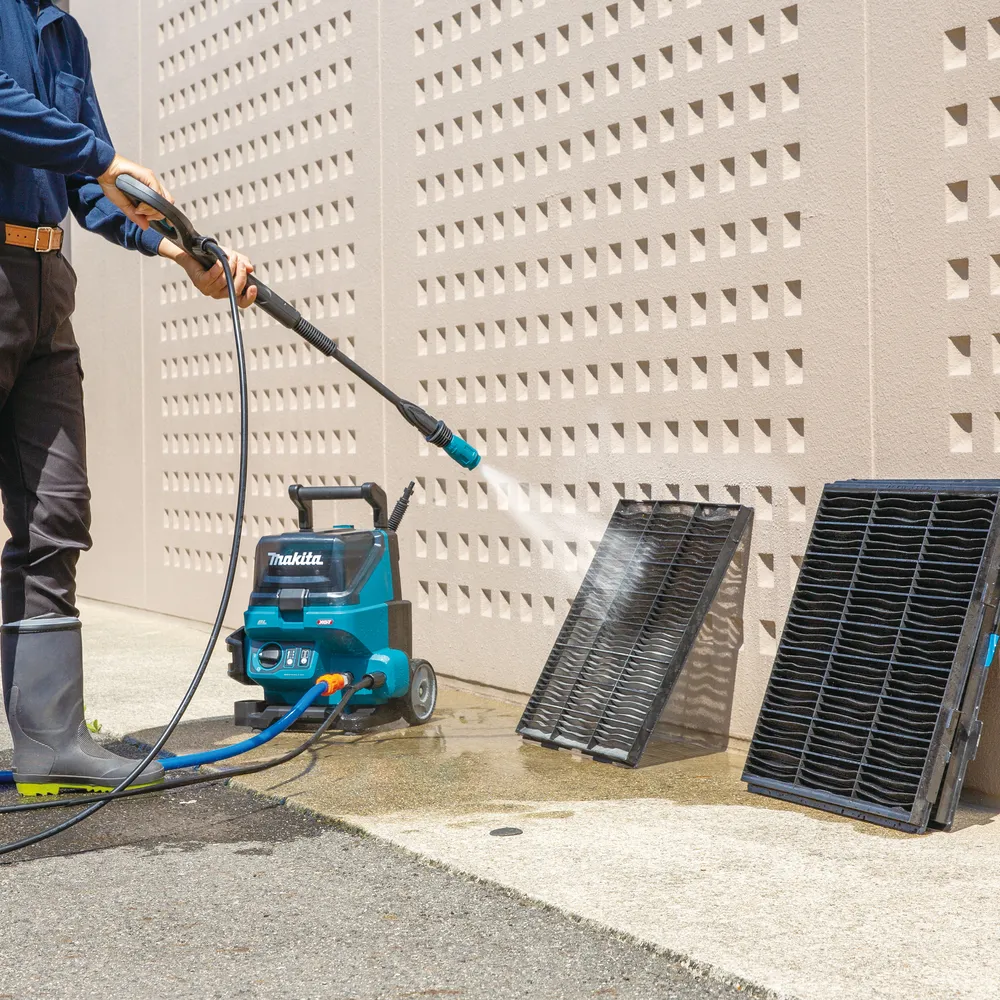 Аккумуляторный аппарат высокого давления Makita HW001GZ XGT, без аккумулятора и зарядного устройства