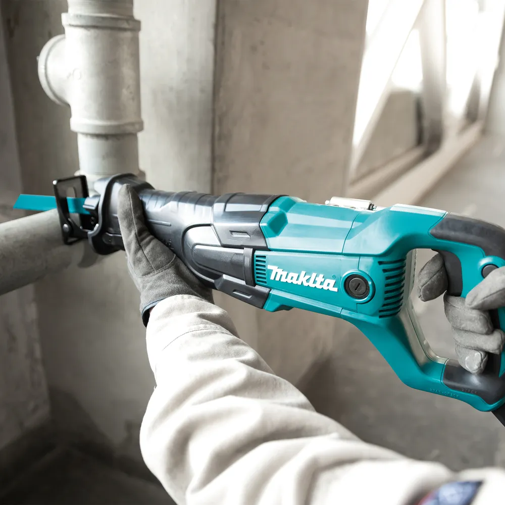 Makita универсальная пила JR3061T