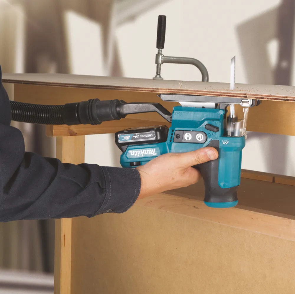 Makita аккумуляторный лобзик JV102DSMJ