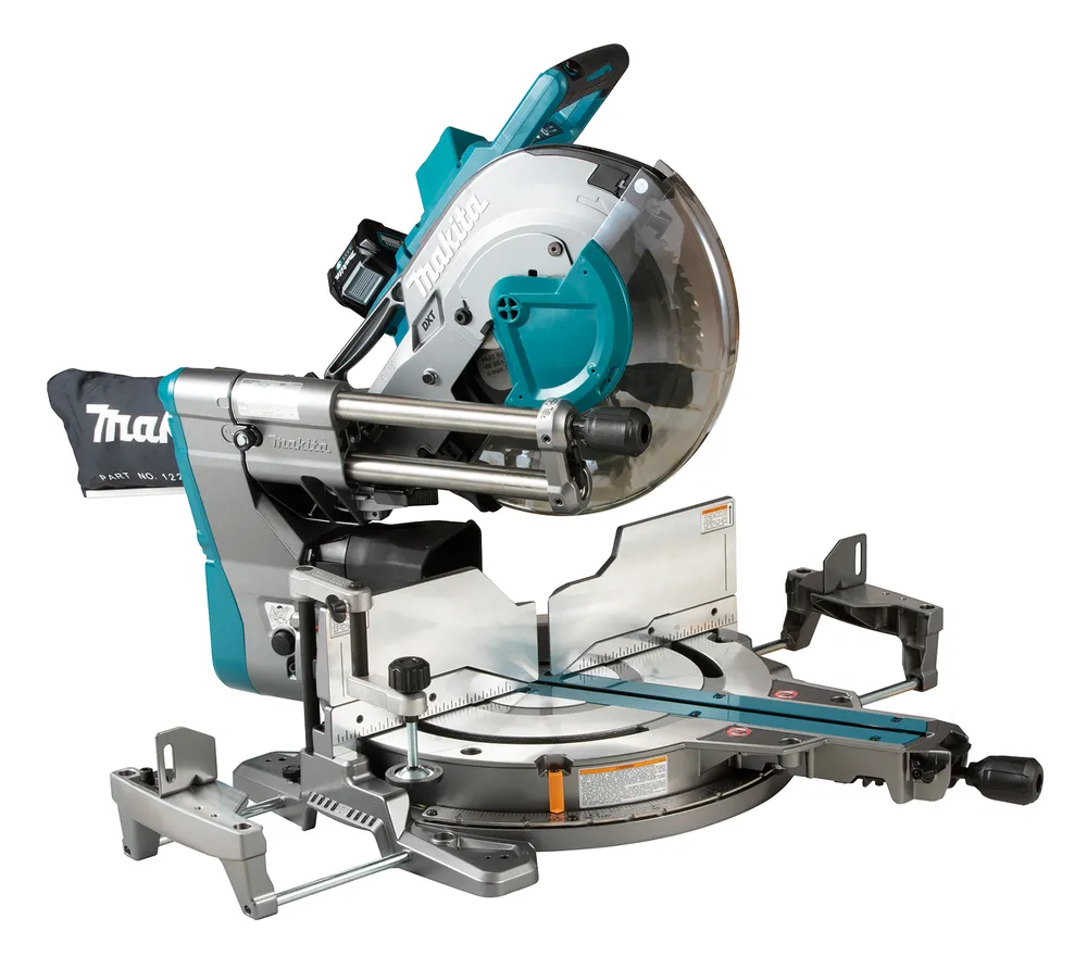 Pildil on Makita akuga tükeldus- ja nurksaag LS003GZ01, mis on mõeldud puidu töötlemiseks.