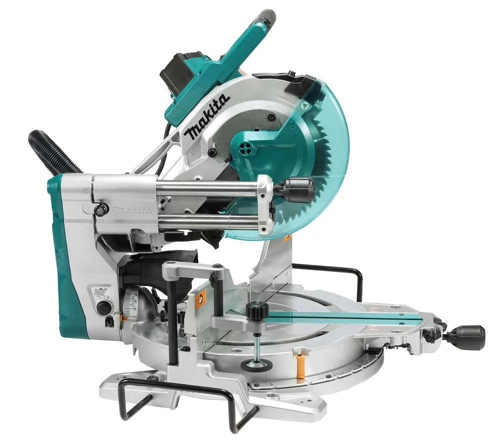 Pildil on Makita tükeldus- ja nurksaag LS1019L, tööriist mida kasutatakse puidu täpsete lõigete tegemiseks.