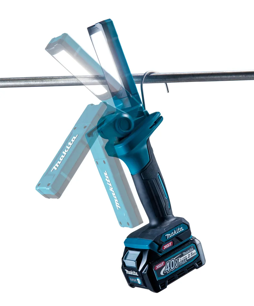 Pildil on näha Makita akulamp ML006GX, mille valgus on reguleeritavas asendis.
