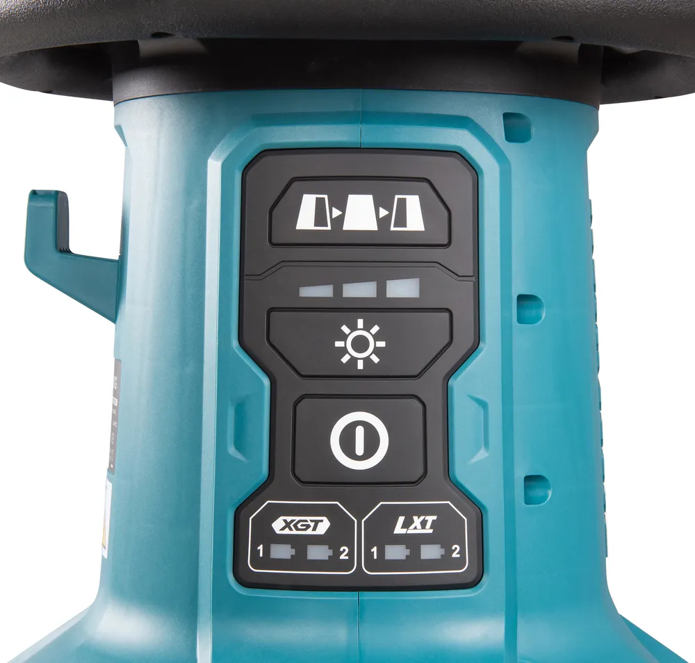 Pildil on Makita akulambi ML010G detail, kus on näha sinine plastikkorpus, must toitejuhe ja kinnitus.