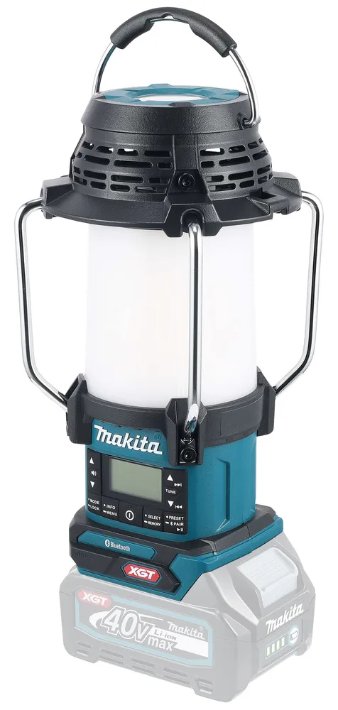 Pildil on Makita akulamp-raadio MR009GZ, mis on disainitud tööriista stiilis ning töötab Makita XGT 40V Max akuga.