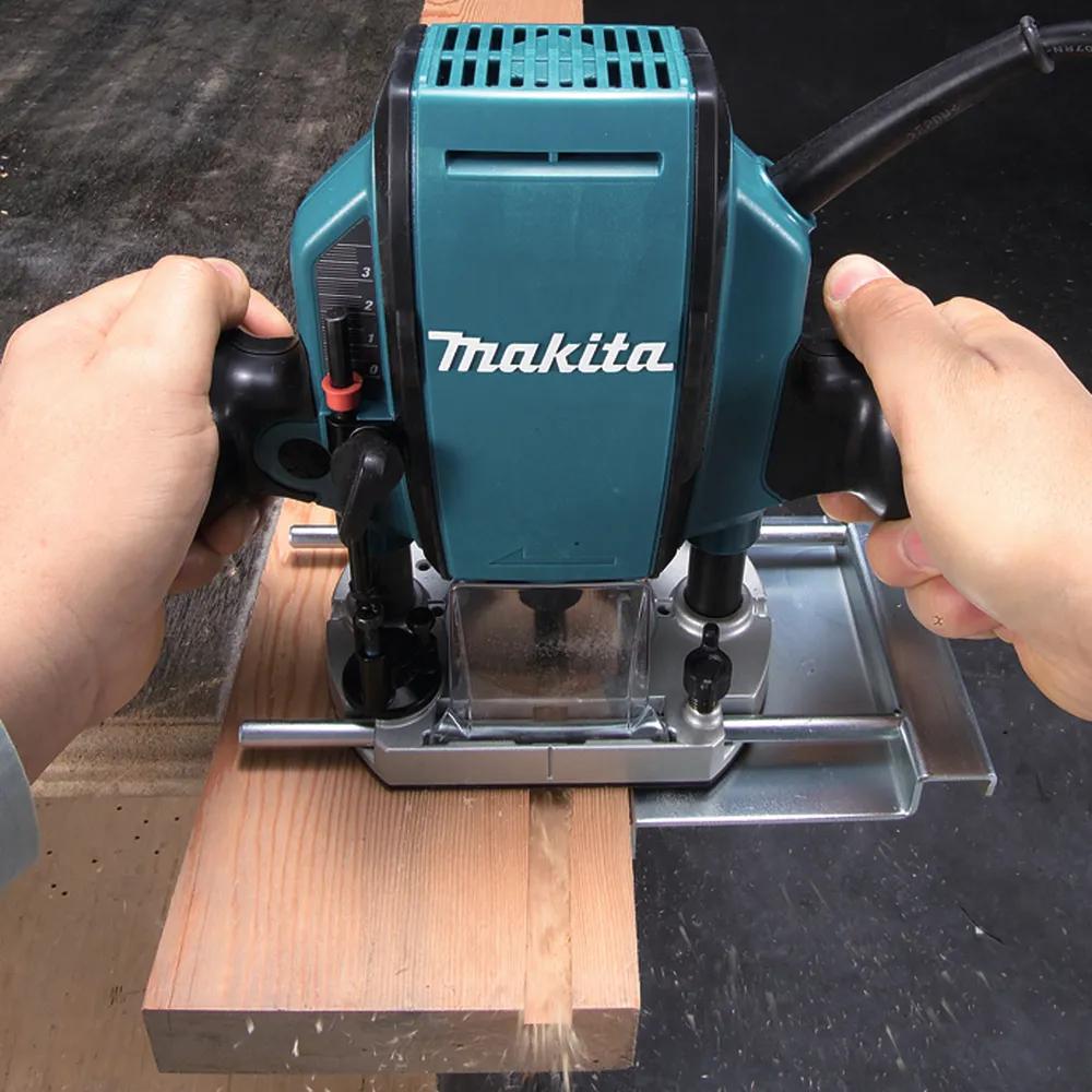 Фрезер Makita RP0900J
