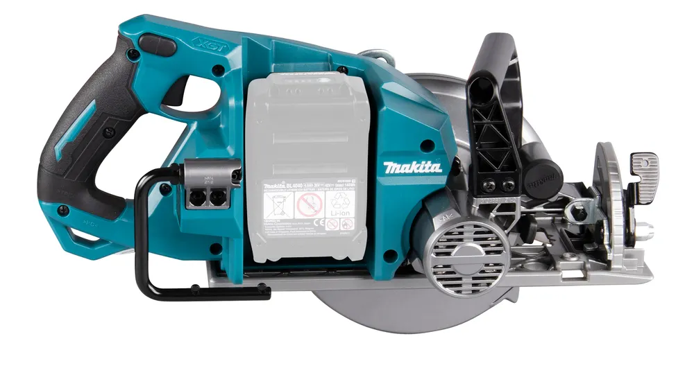 Pildil on Makita akuketassaag RS001GZ, millel on aku koht, käepide ja tera.
