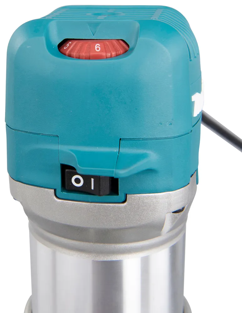 Pildil on Makita ülafrees/servafrees RT0702CX2J, millel on nähtavad kiiruse reguleerimisnupp, sisse-väljalüliti ja...