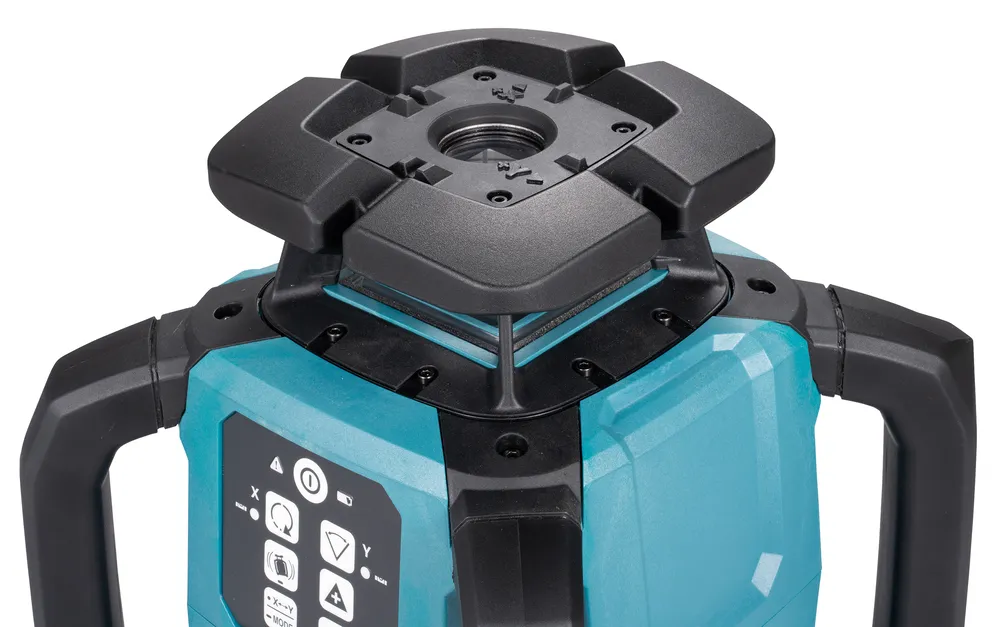 Pildil on Makita akupöördlaser SKR001Z, millel on rohekas korpus, mustad nurgad ja käepidemed.