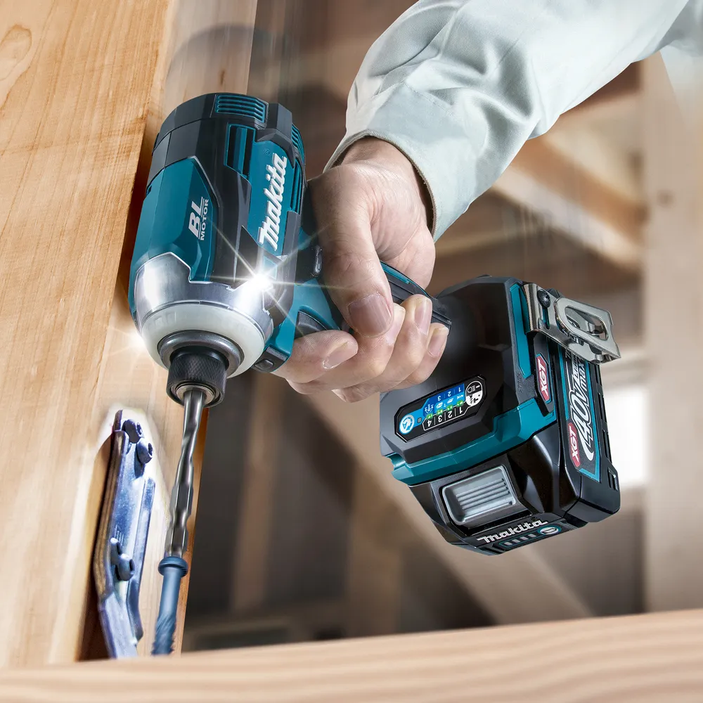 Makita аккумуляторный ударный шуруповерт TD001GZ, без аккумулятора и зарядного устройства