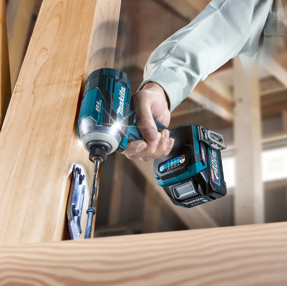 Makita аккумуляторный ударный шуруповерт TD001GZ, без аккумулятора и зарядного устройства