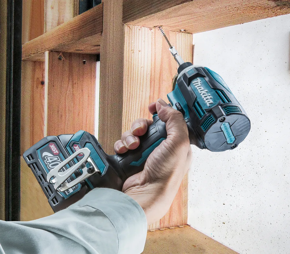 Makita аккумуляторный ударный шуруповерт TD001GZ, без аккумулятора и зарядного устройства