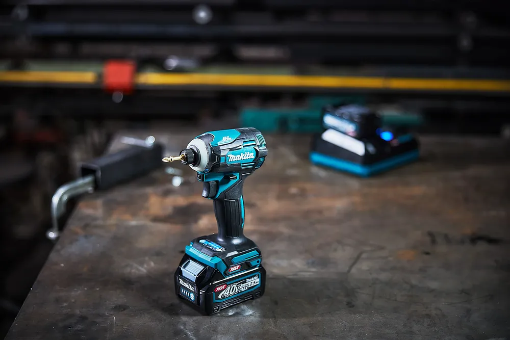 Makita аккумуляторный ударный шуруповерт TD001GZ, без аккумулятора и зарядного устройства