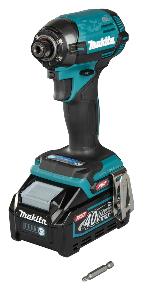 Pildil on Makita akulöökkruvikeeraja TD002GZ01, mis on koos aku ja lisatud otsakuga.