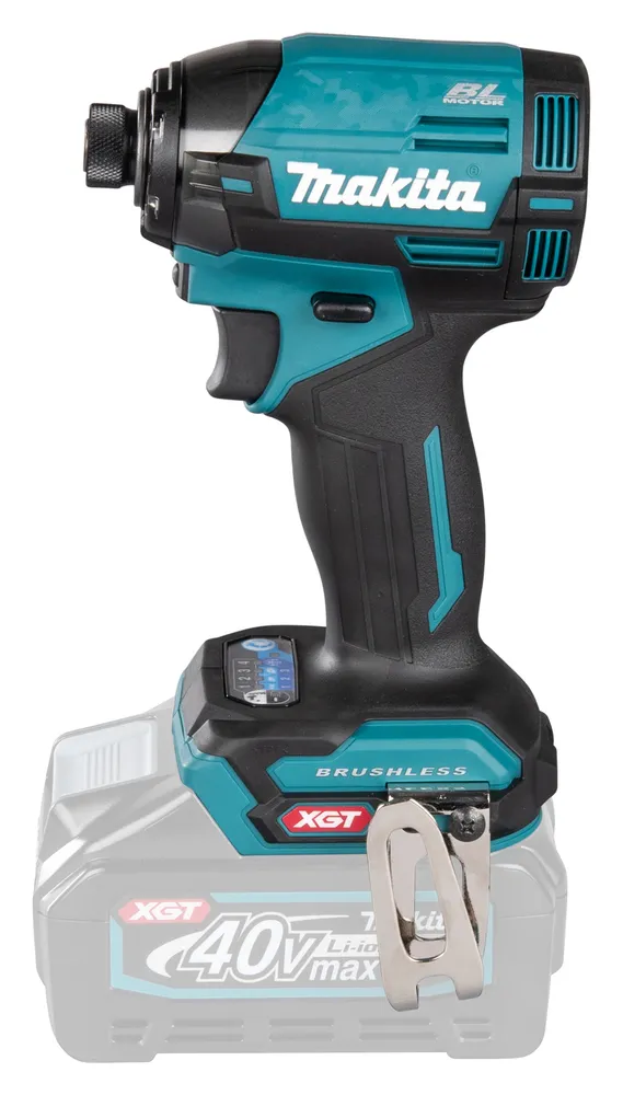 Pildil on Makita akulöökkruvikeeraja TD002GZ01, mis on värvitud musta ja türkiissinisega ning millel on näha tööriista...
