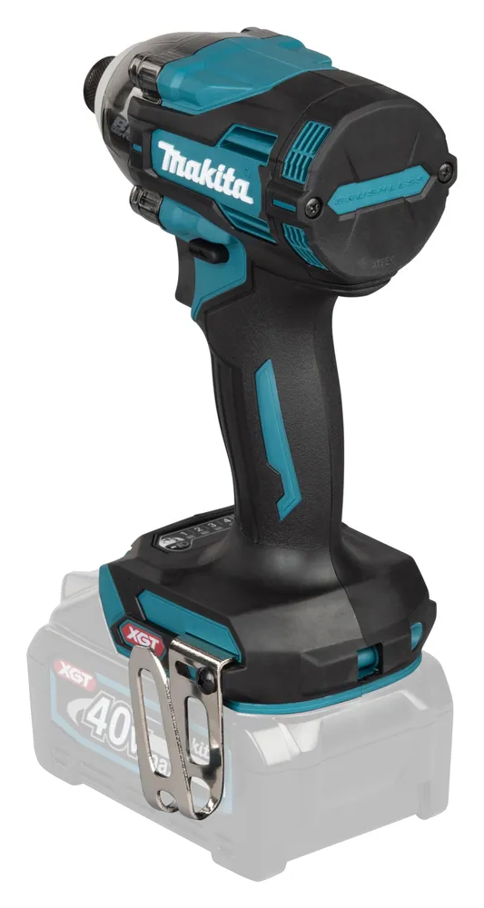 Pildil on Makita akulöökkruvikeeraja TD004GZ XGT, ilma aku ja laadijata, nähtavana on tööriista korpus ja kinnitusklamber.
