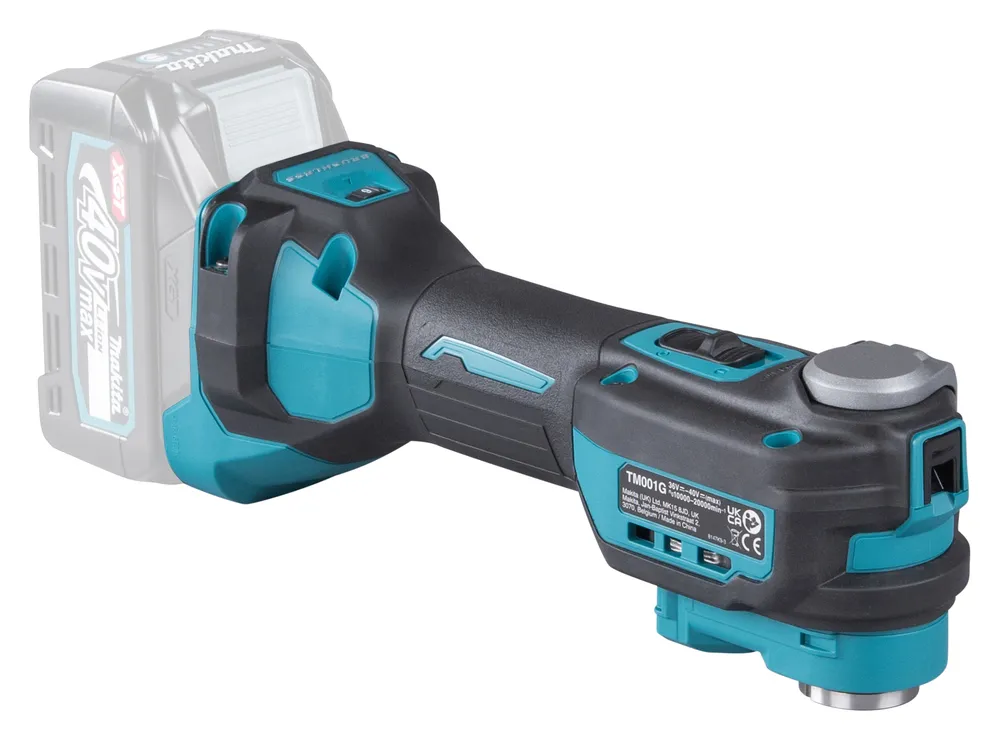 Pildil on näha Makita akuuniversaaltööriist TM001GZ koos 40V akuga.