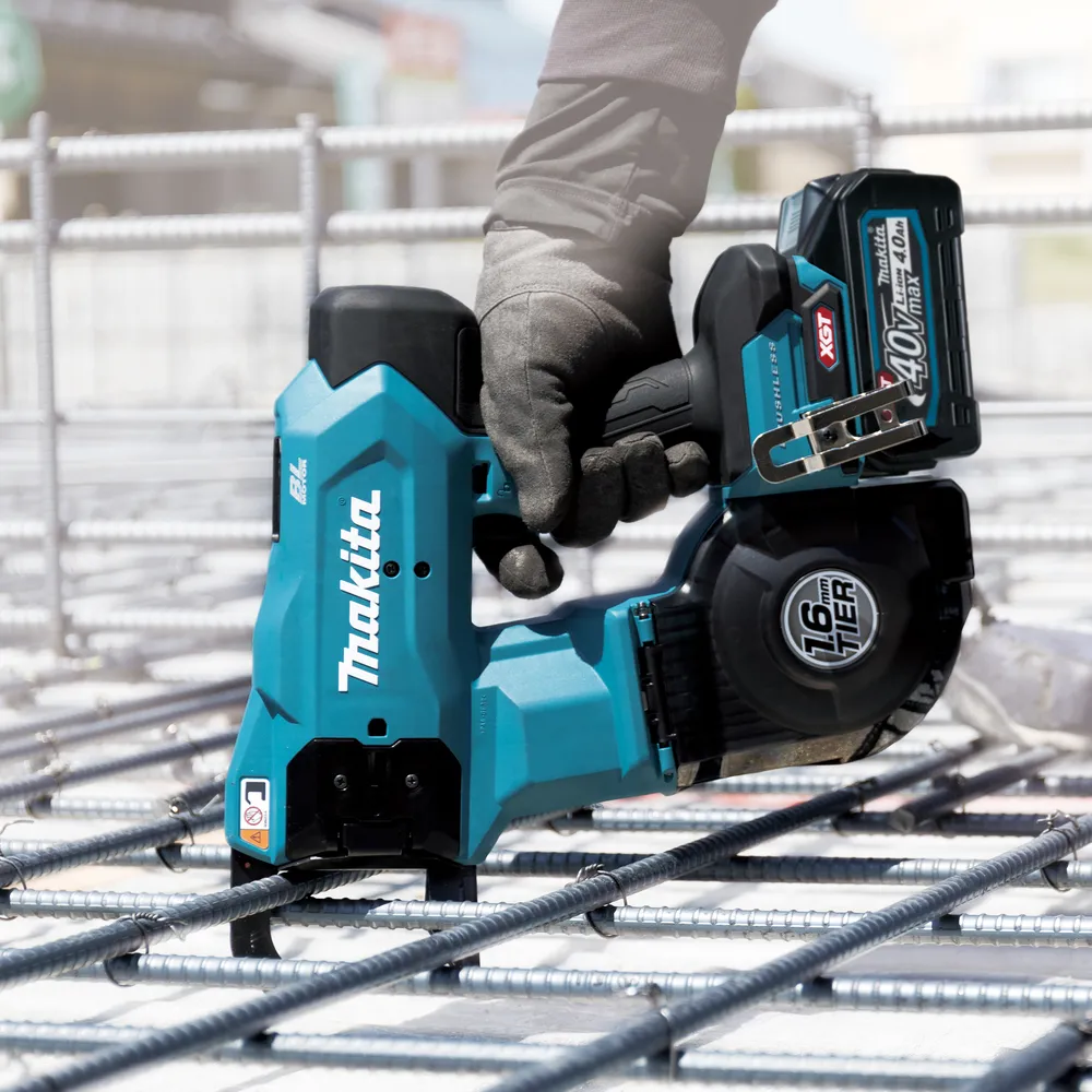Pildil on Makita akuarmatuurisiduja TR001GZ, mida kasutatakse betooniarmatuuride sidumiseks.