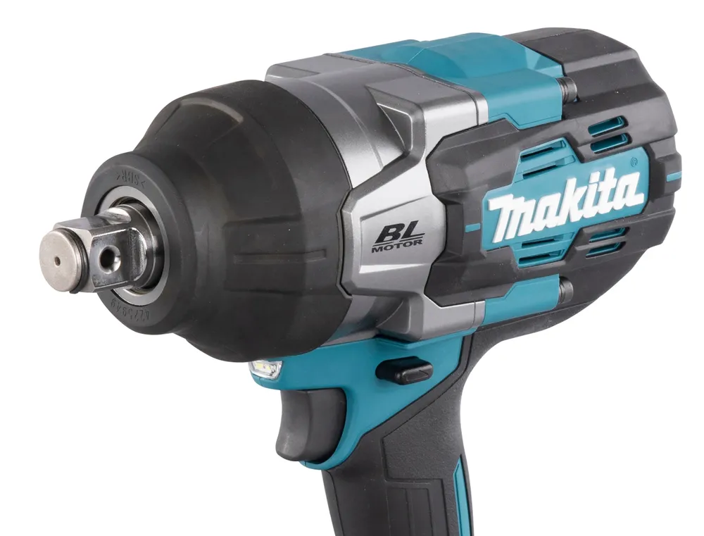 Pildil on Makita akulöökmutrikeeraja TW001GM201.