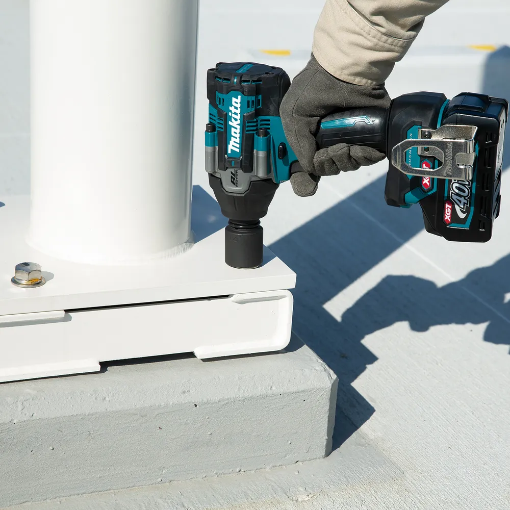 Makita аккумуляторный ударный гайковерт TW007GZ, без аккумулятора и зарядного устройства