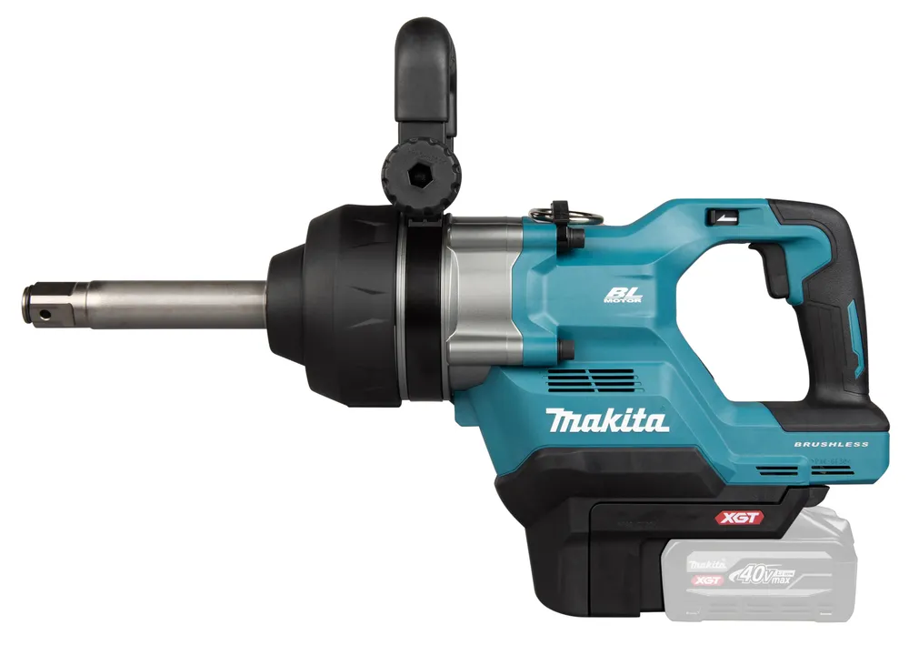 Pildil on Makita akulöökmutrikeeraja TW010GZ, millel on käepide ja eemaldatav mutrivõti.